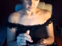 Online live chat met adella